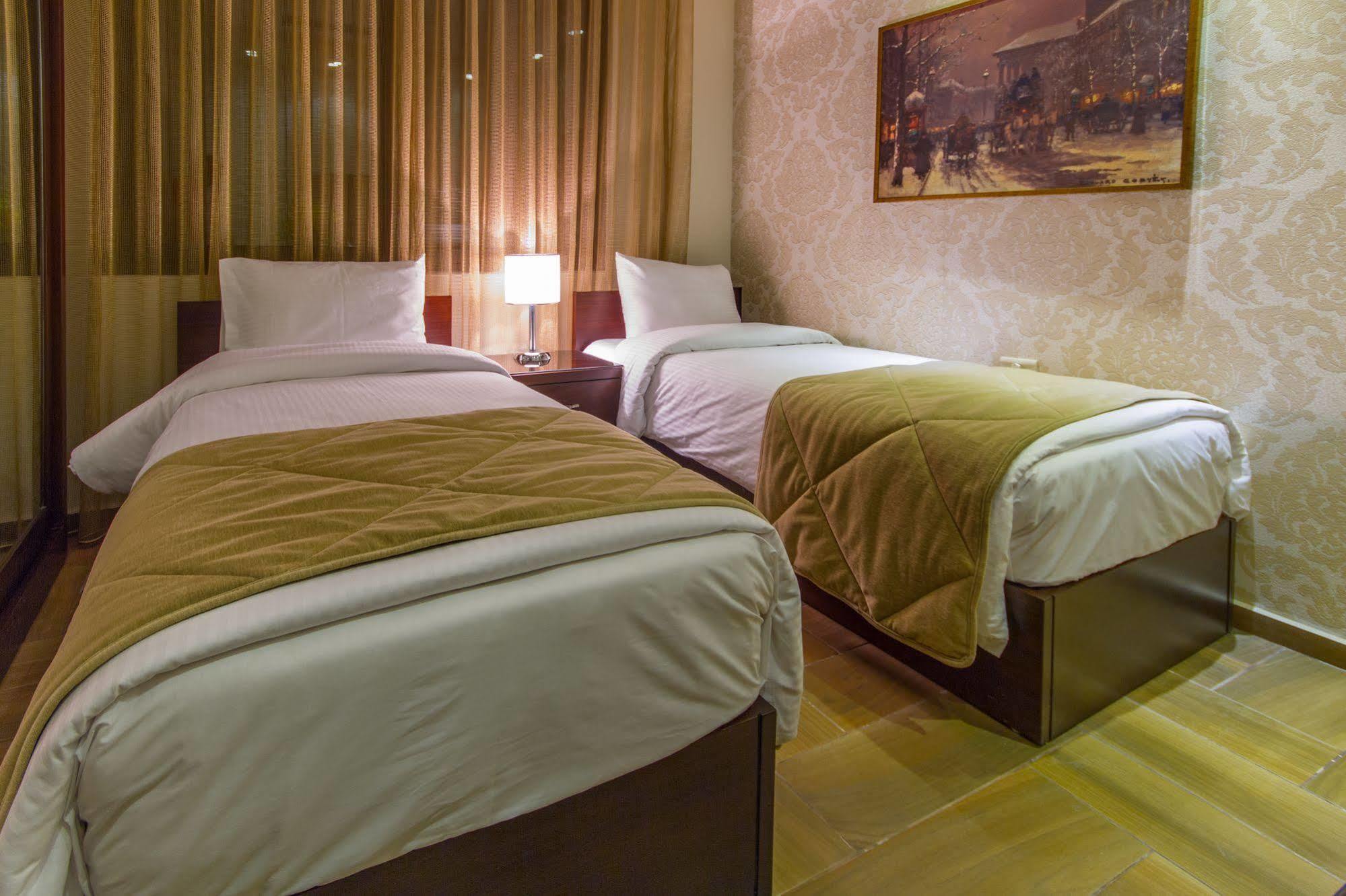 Nadine Hotel Suites Амман Екстер'єр фото