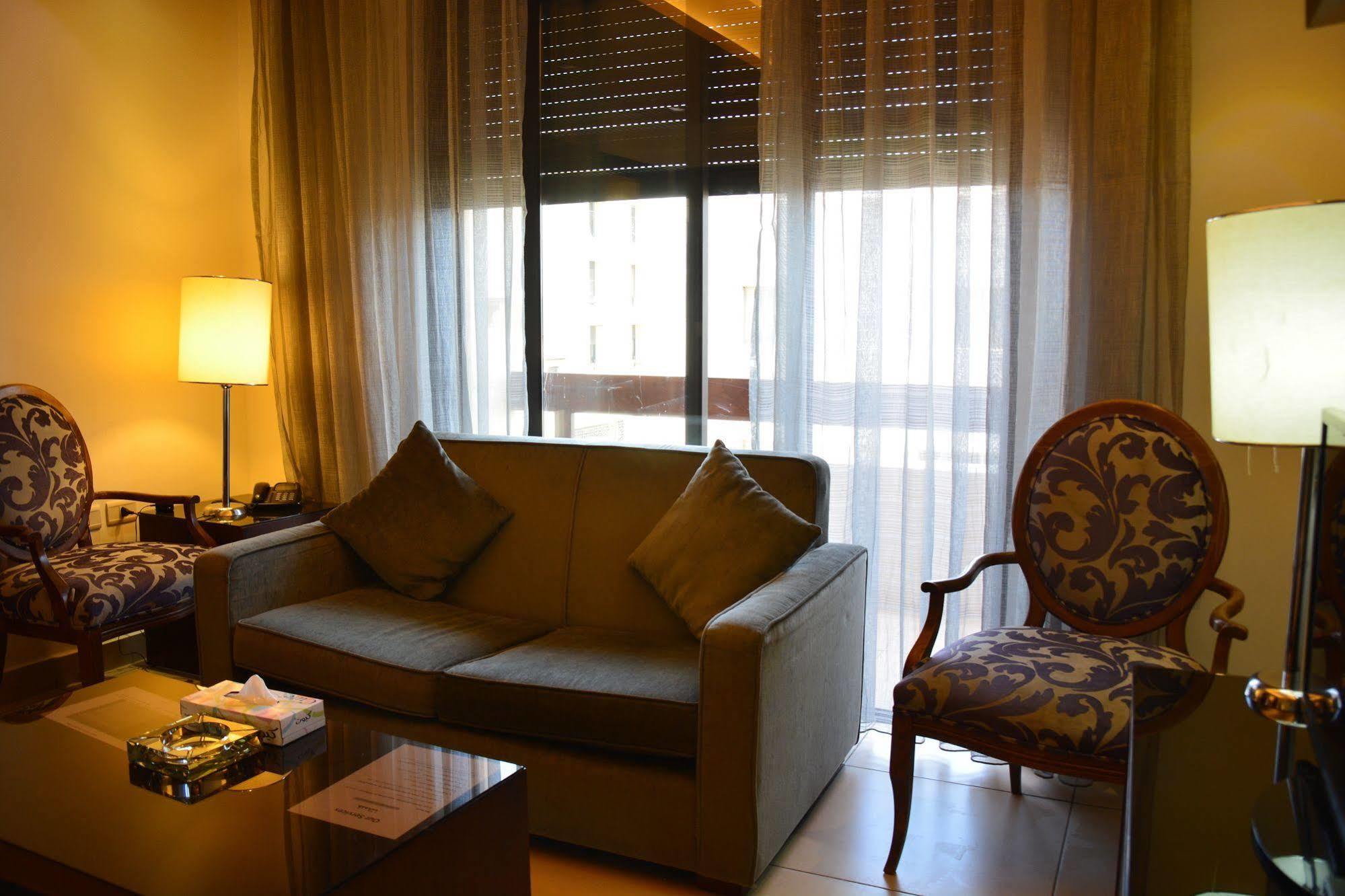 Nadine Hotel Suites Амман Екстер'єр фото